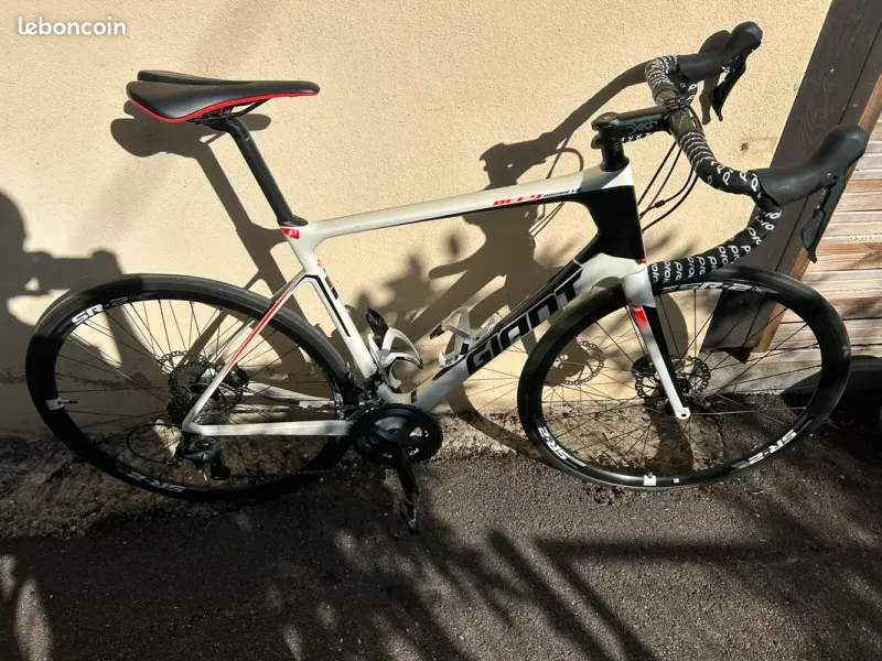 Gebrauchtes Giant Defy Advanced 3 2019 2019 Road & Gravel