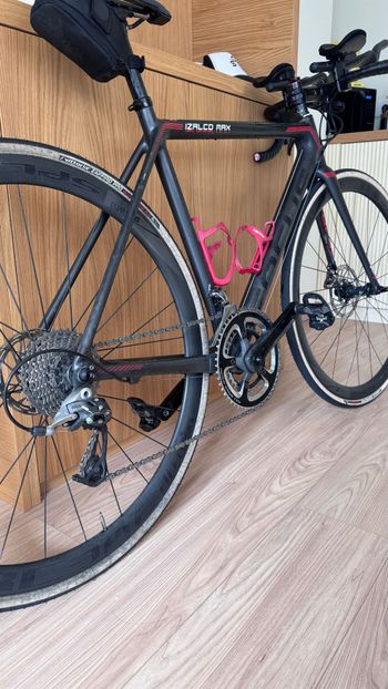 Używany Focus Izalco SRAM Red 2017 Road & Gravel — zdjęcie 4 z 12