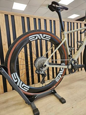 Použité Enve Bikes MOG Shimano Dura Ace Di2 2024 Road & Gravel — obrázek 3 z 8