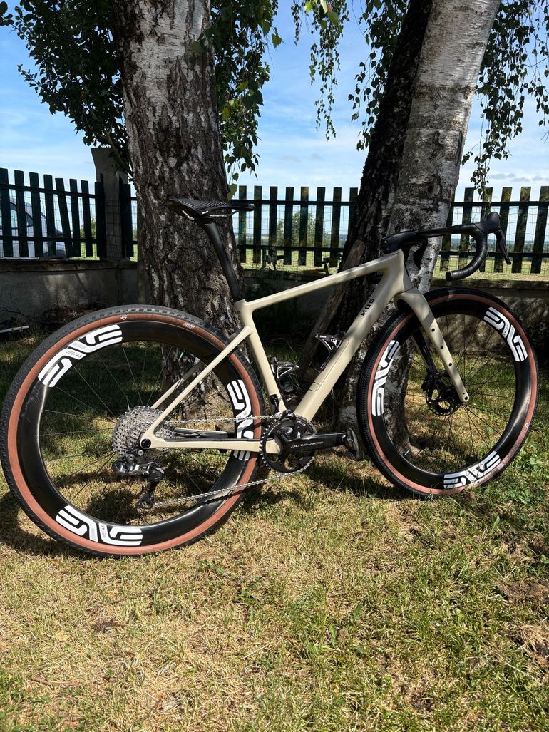 Brugt Enve Bikes MOG Shimano Dura Ace Di2 2024 Road & Gravel — billede 9 af 14