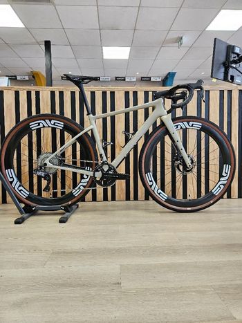 Použité Enve Bikes MOG Shimano Dura Ace Di2 2024 Road & Gravel — obrázek 1 z 8