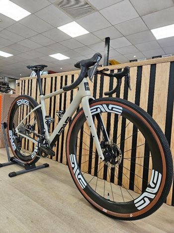 Použité Enve Bikes MOG Shimano Dura Ace Di2 2024 Road & Gravel — obrázek 4 z 8