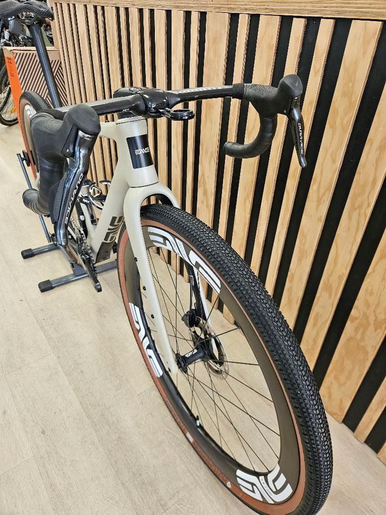 Použité Enve Bikes MOG Shimano Dura Ace Di2 2024 Road & Gravel — obrázek 5 z 8