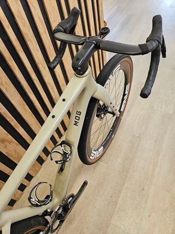 Použité Enve Bikes MOG Shimano Dura Ace Di2 2024 Road & Gravel — obrázek 2 z 8