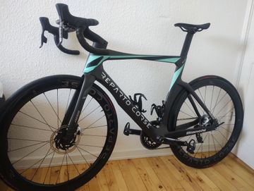 Tweedehands Bianchi Oltre RC SRAM RED ETAP AXS 2025 2025 Road & Gravel