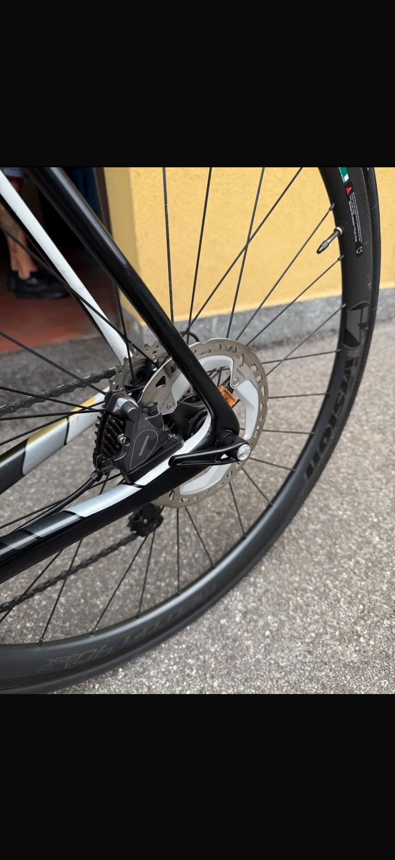 Trek Domane SL 6 Disc 2017 2017 Road & Gravel usato, Nero — immagine 3 di 5