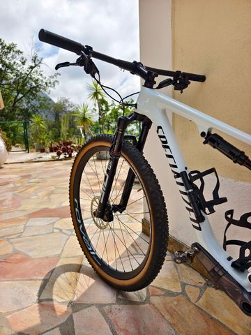 Used Specialized Epic Expert 2023 2023 Mountainbike, White, 29 — image 2 of 13