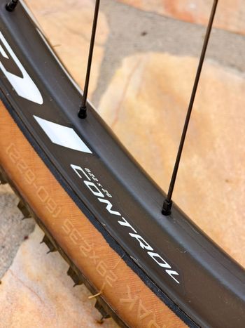 Specialized Epic Expert 2023 2023 Mountainbike d'occasion — image 10 sur 13