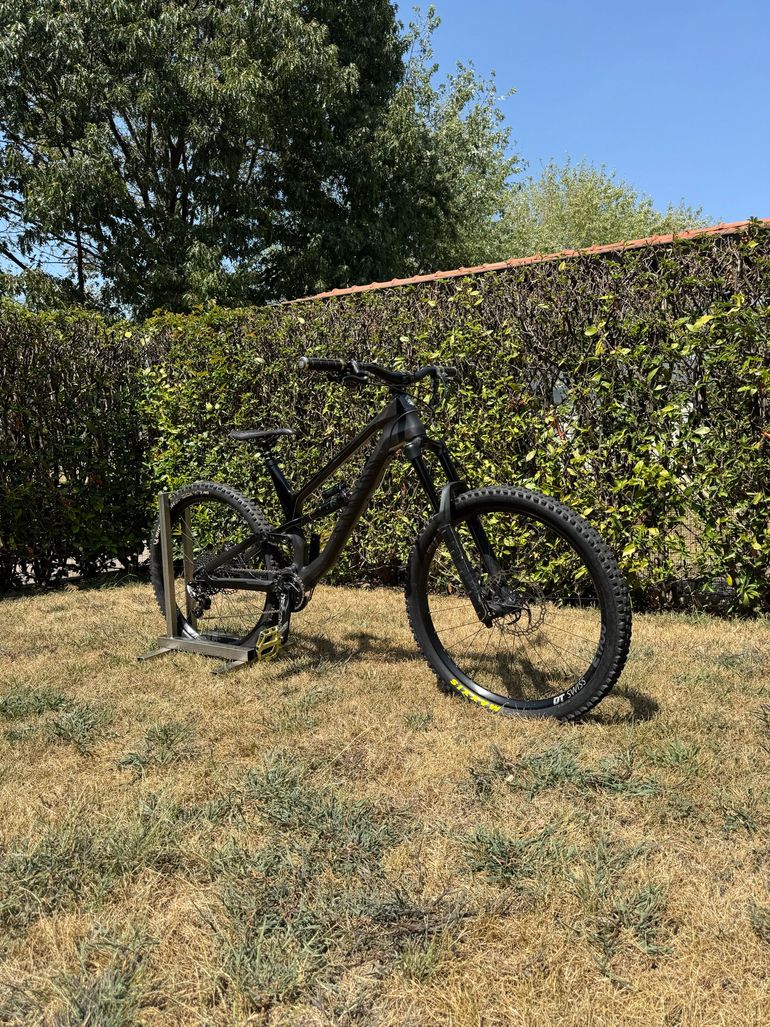 Canyon Torque CF 8.0 2020 2020 Mountainbike d'occasion — image 2 sur 6