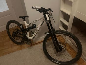 Używany Canyon Torque DH CLLCTV 2025 2025 Mountainbike — zdjęcie 2 z 4