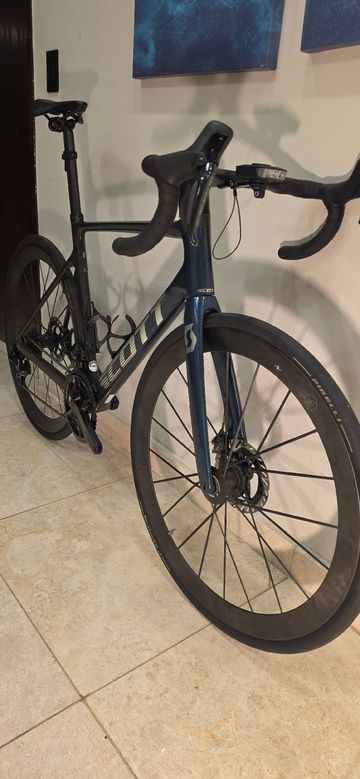 Used Scott Addict RC Pro 2023 2023 Road & Gravel, Black — image 5 of 9