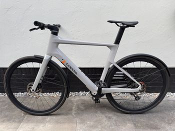 Canyon Roadlite:ON CF 9 LTD 2023 2023 Urban usato, Grigio chiaro — immagine 1 di 15