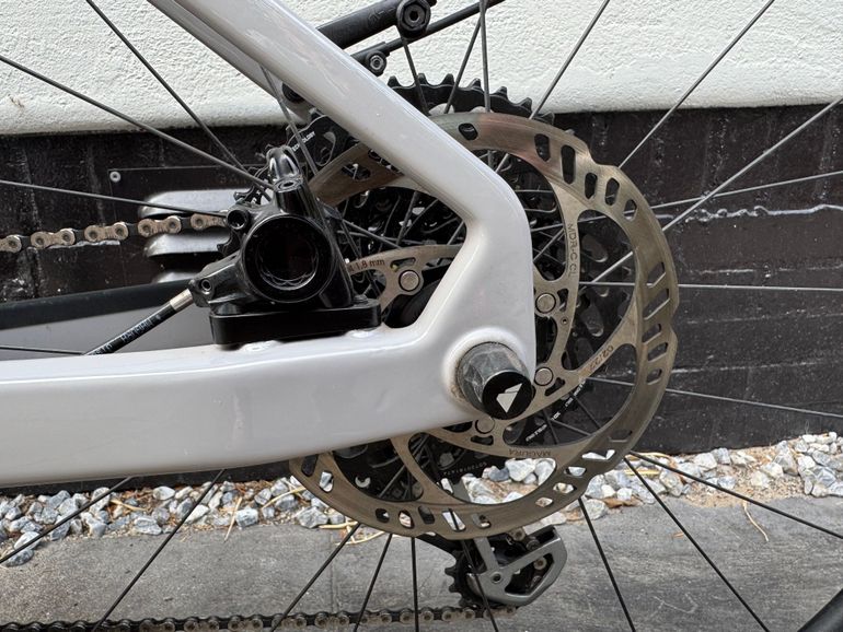 Canyon Roadlite:ON CF 9 LTD 2023 2023 Urban usato, Grigio chiaro — immagine 10 di 15