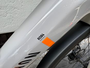 Canyon Roadlite:ON CF 9 LTD 2023 2023 Urban usato, Grigio chiaro — immagine 5 di 15