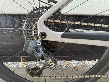 Canyon Roadlite:ON CF 9 LTD 2023 2023 Urban usato, Grigio chiaro — immagine 7 di 15
