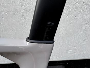 Canyon Roadlite:ON CF 9 LTD 2023 2023 Urban usato, Grigio chiaro — immagine 9 di 15