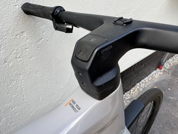Canyon Roadlite:ON CF 9 LTD 2023 2023 Urban usato, Grigio chiaro — immagine 3 di 15