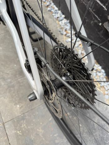 Canyon Roadlite:ON CF 9 LTD 2023 2023 Urban usato, Grigio chiaro — immagine 12 di 15