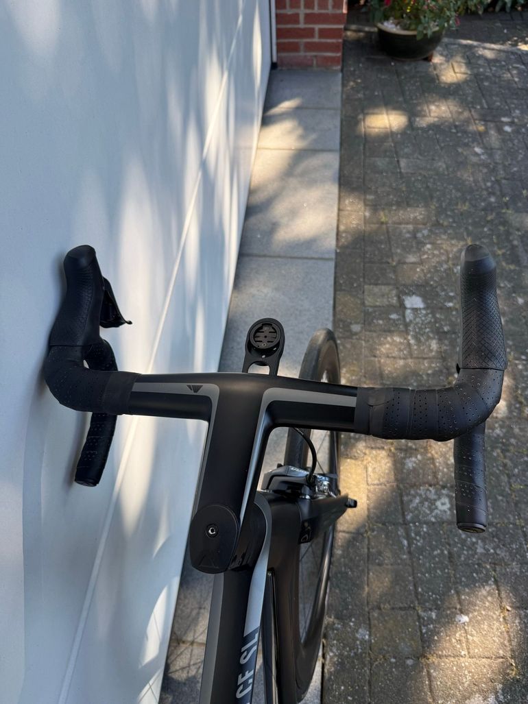 Brugt Canyon Aeroad CF SL 8.0 Di2 2019 2019 Road & Gravel — billede 5 af 8