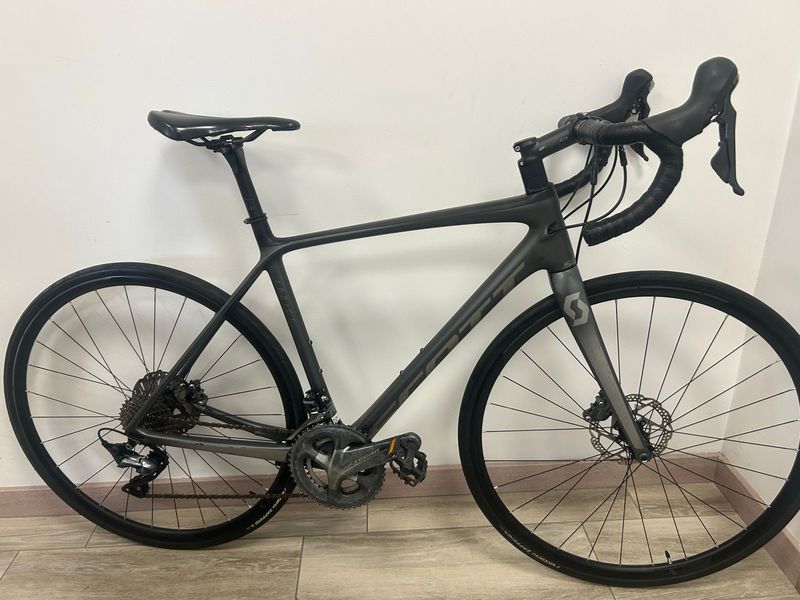 Used Scott Addict 10 disc 2021 2021 Road & Gravel, Black — image 1 of 4