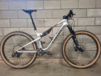 Brugt Canyon Lux Trail CF 7 2025 2025 Mountainbike — billede 1 af 16