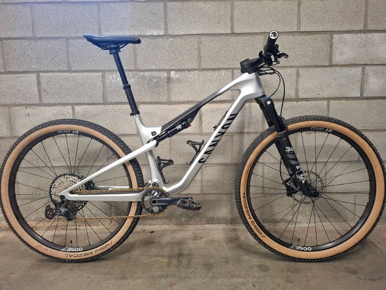 Brugt Canyon Lux Trail CF 7 2025 2025 Mountainbike — billede 1 af 16