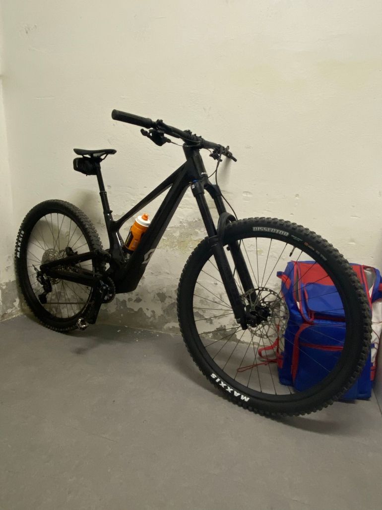 Scott Genius 920 2025 2025 Mountainbike usato, Nero — immagine 2 di 4