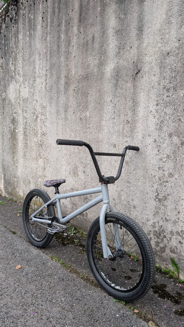 Wethepeople Custom 2021 Urban usato, Grigio chiaro — immagine 2 di 8