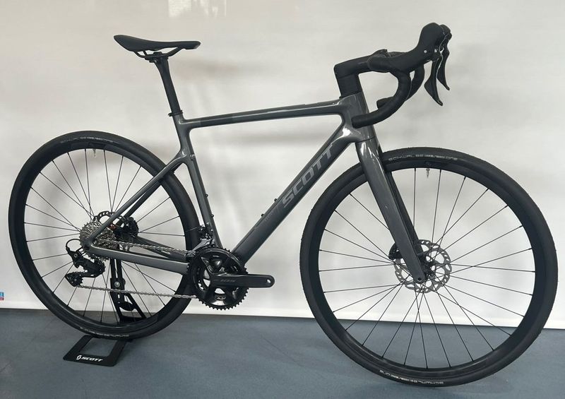 Scott Addict 50 2025 2025 Road & Gravel usato