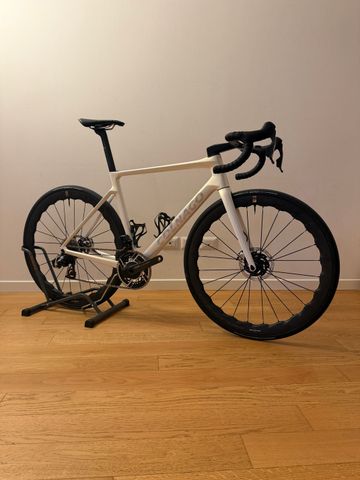 Brugt Colnago V4Rs Sram Red eTap AXS 2026 Frameset 2026 Road & Gravel — billede 2 af 4