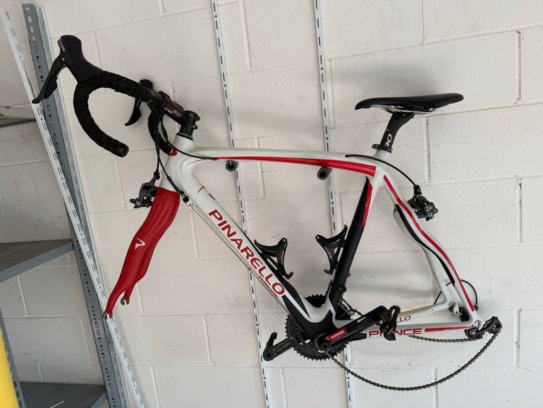 Tweedehands Pinarello Prince Frameset 2012 Road & Gravel — afbeelding 1 van 12