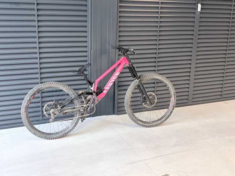 Used Canyon Sender CFR Mullet Underdog 2024 2024 MTB