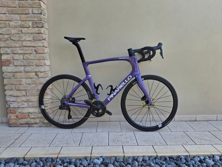 Gebrauchtes Pinarello F5 105 Di2 2025 2025 Road & Gravel, Violett — Bild 1 von 6