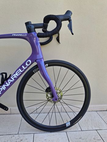 Gebrauchtes Pinarello F5 105 Di2 2025 2025 Road & Gravel, Violett — Bild 4 von 6