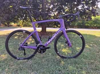 Gebrauchtes Pinarello F5 105 Di2 2025 2025 Road & Gravel, Violett — Bild 2 von 6