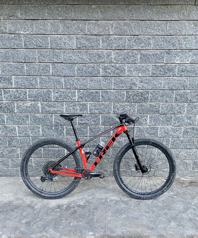 Trek Procaliber 9.7 2023 2023 Mountainbike usato, Arancione — immagine 2 di 6