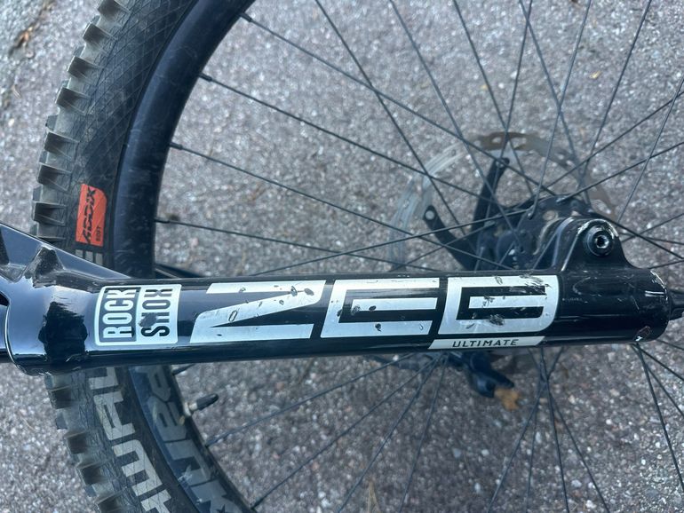 Gebrauchtes Commencal CLASH RACE 2021 2021 Mountainbike, Hellgrau, 27.5 — Bild 8 von 8