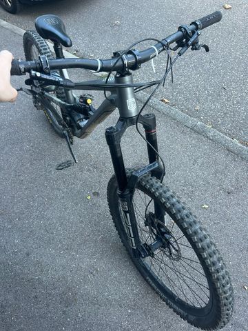 Tweedehands Commencal CLASH RACE 2021 2021 Mountainbike — afbeelding 4 van 8