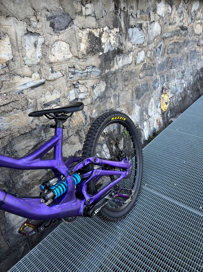 Gebrauchtes Specialized Demo 8 I 2015 2012 Mountainbike, Violett — Bild 7 von 10