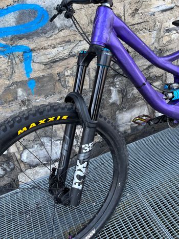 Gebrauchtes Specialized Demo 8 I 2015 2012 Mountainbike, Violett — Bild 9 von 10