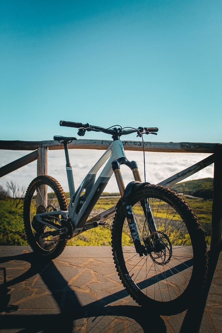 Brugt UNNO BURN Race 2024 2024 Mountainbike — billede 3 af 6