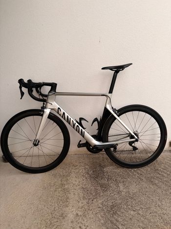 Używany Canyon Aeroad CF SL 8.0 2020 2020 Road & Gravel — zdjęcie 2 z 6
