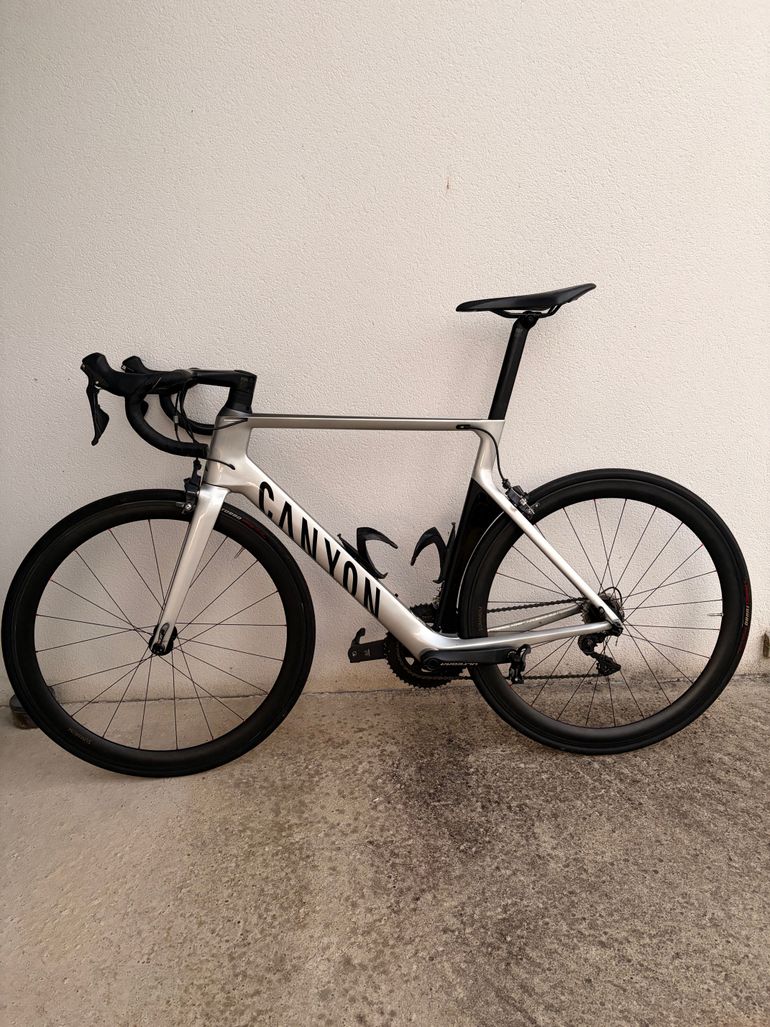 Używany Canyon Aeroad CF SL 8.0 2020 2020 Road & Gravel — zdjęcie 2 z 6