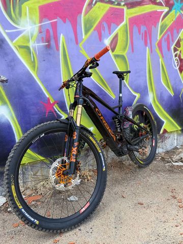 Tweedehands Orbea WILD FS M20 2022 2022 Mountainbike — afbeelding 2 van 9