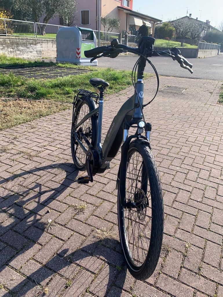 Used Velo de Ville AEB Shimano Alivio 2022 Urban, Light Gray — image 4 of 7