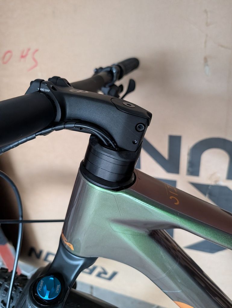 Brugt Orbea OIZ M10 2024 2024 Mountainbike — billede 4 af 5