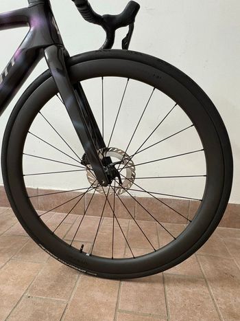 Used Scott Addict 10 2025 2025 Road & Gravel, Black — image 3 of 14