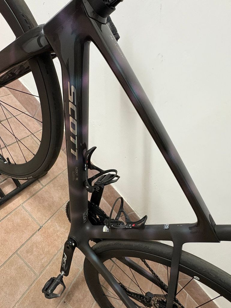 Used Scott Addict 10 2025 2025 Road & Gravel, Black — image 14 of 14
