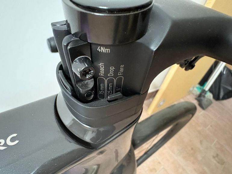 Used Scott Addict 10 2025 2025 Road & Gravel, Black — image 6 of 14