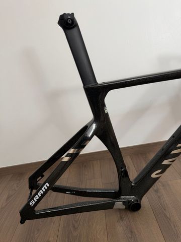 Used Canyon Aeroad CFR AXS 2025 Frameset 2025 Road & Gravel, Black — image 6 of 12